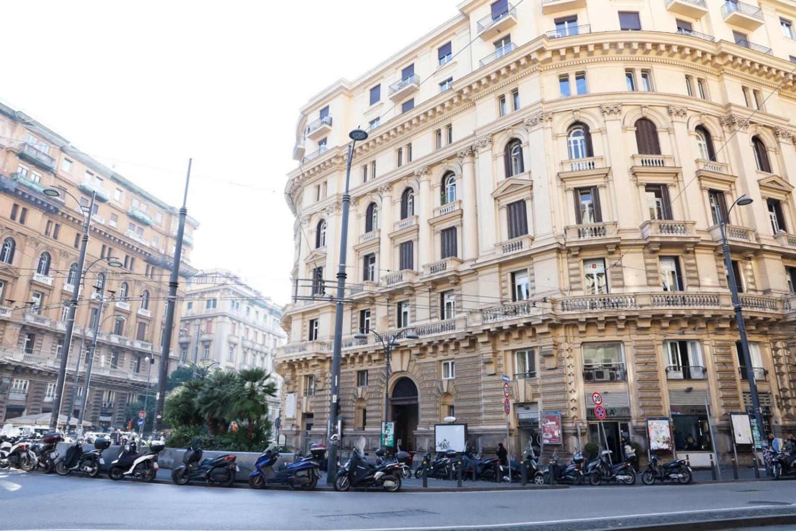 ホテル Da Francesco ナポリ エクステリア 写真